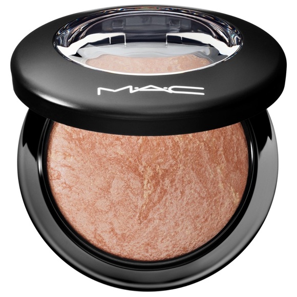 MAC Mineralize SkinFinish Face Powder - Picture 1 of 6